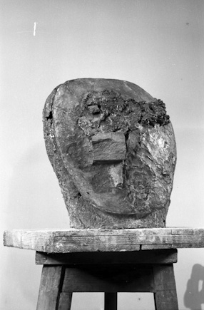 Głowa inkrustowana, 1961 