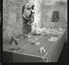 Pamiątka z weselnego stołu szczęśliwej kobiety [Souvenir de la table de noce d’une femme heureuse], 1971    