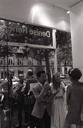 Vernissage of the exhibition at the Galerie Denise René, 1982 