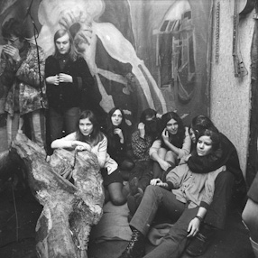 Visit at the hippie commune in Ożarów, 1968 