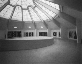 Dokumentacja fotograficzna wystawy Wojciecha Fangora w Solomon R. Guggenheim Museum 