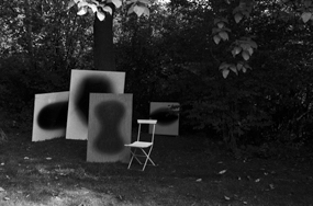 Dokumentacja fotograficzna pokazu w duchu open-air Malarstwo na trawie w ogrodzie Willi Schindlera 