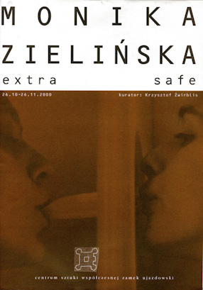 Folder towarzyszący wystawie Moniki Zielińskiej „Extra Safe” 