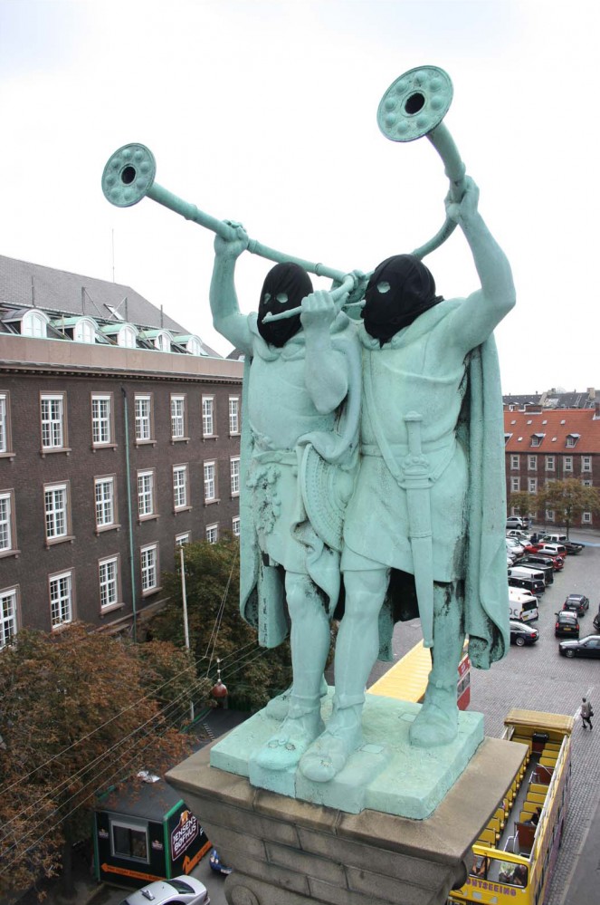 Daniel Knorr, Skradziona historia – Statua Wolności, 2010