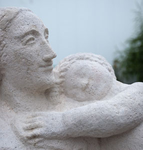 Alina Szapocznikow. Kobieta z dzieckiem Powrót rzeźby na Żoliborz