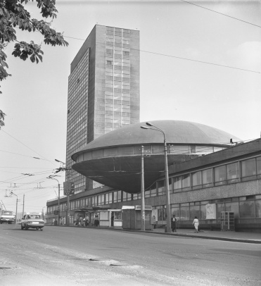 Modernism Rebuffed. UFO building in Kyiv