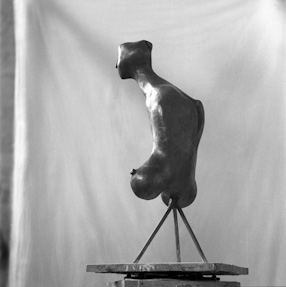Kobieta (Dziewczyna z długą szyją), 1957 
