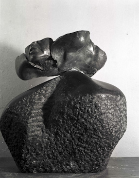 Alina Szapocznikow, rzeźby w pracowni w Malakoff pod Paryżem 