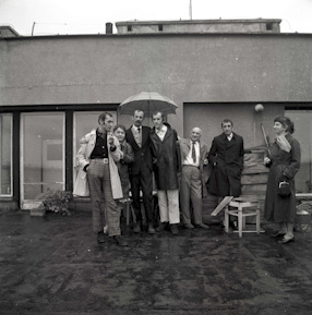 Group from the Foksal Gallery on the terrace of Henryk Stażewski\\\'s studio, 1970 