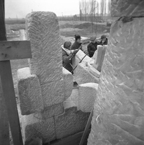 Budowa pomnika ofiar faszyzmu w Oświęcimiu, 1967 