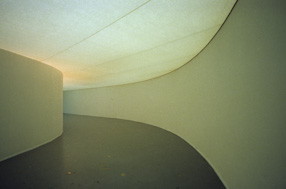 Wystawa Jamesa Turrella w Musée d\\\'Art Moderne de la ville de Paris, 1983 