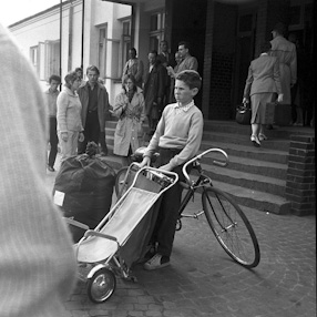„Przed wielką podróżą małych ludzi”, 1960 