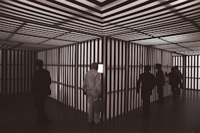 „Points de vue ou le Corridorscope” w Musée d\'art Moderne de la Ville de Paris 