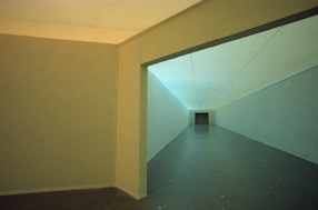 Wystawa Jamesa Turrella w Musée d\'Art Moderne de la Ville de Paris, 1983 