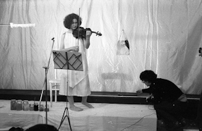 Performance ( z Elektrą Kurtis), 1979 