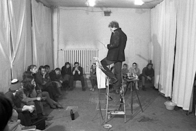 Performance, 1982 