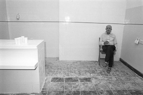 Edward Krasiński - wystawa w sklepie mięsnym, 1994 