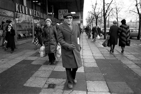 Warszawa - Stan Wojenny - spacer z Tadeuszem Konwickim 1982 