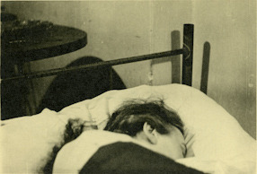Śpiąca matka Tadeusza Rolke, ok. 1947 