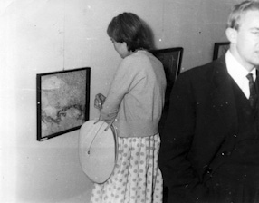Włodzimierz Borowski na wystawie Grupy Zamek, koniec lat 50. 
