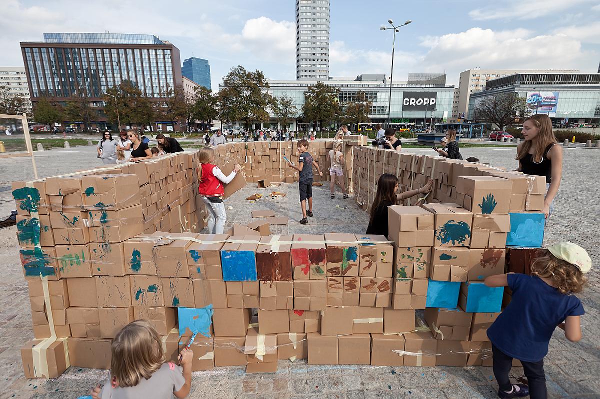 Saturday on the Square - TR Warszawa’s and Museum of Modern Art’s new buildings’ project presentation. Family architectural workshop