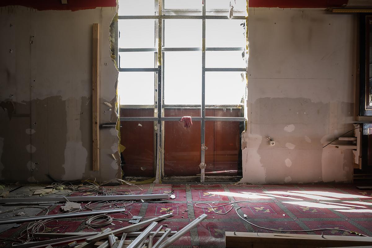 Wnętrza pierwszego piętra pawilonu Cepelii, stan z września 2018., fot. Wojtek Radwański