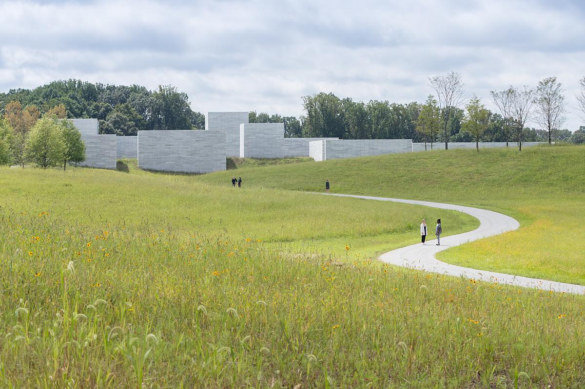Approach to the Pavilions, Glenstone Museum, photo by Iwan Baan